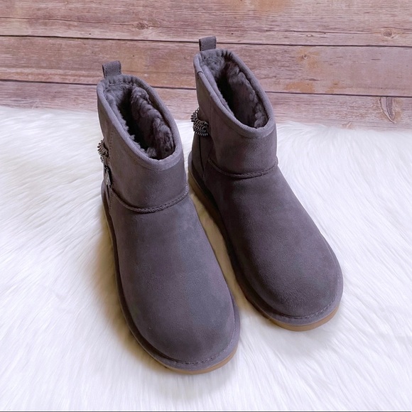 UGG Women’s Classic Mini Chains Shade Suede Boots - Picture 7 of 10